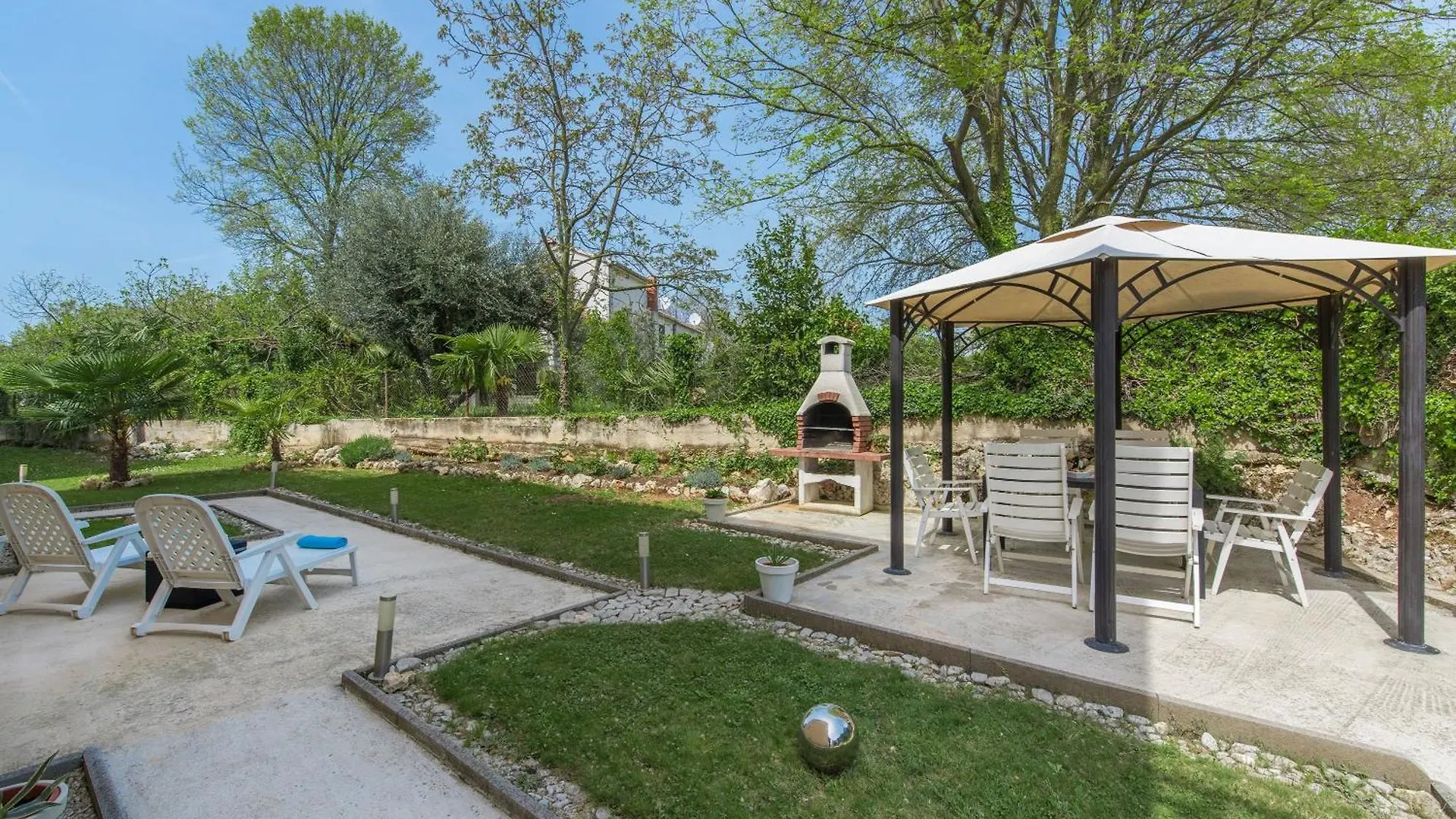Appartement In Funtana Mit Grill