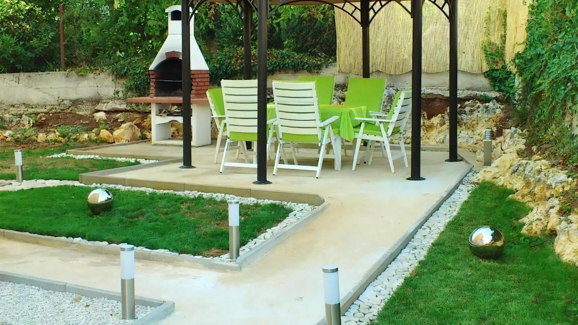 Apartment Appartement In Funtana Mit Grill